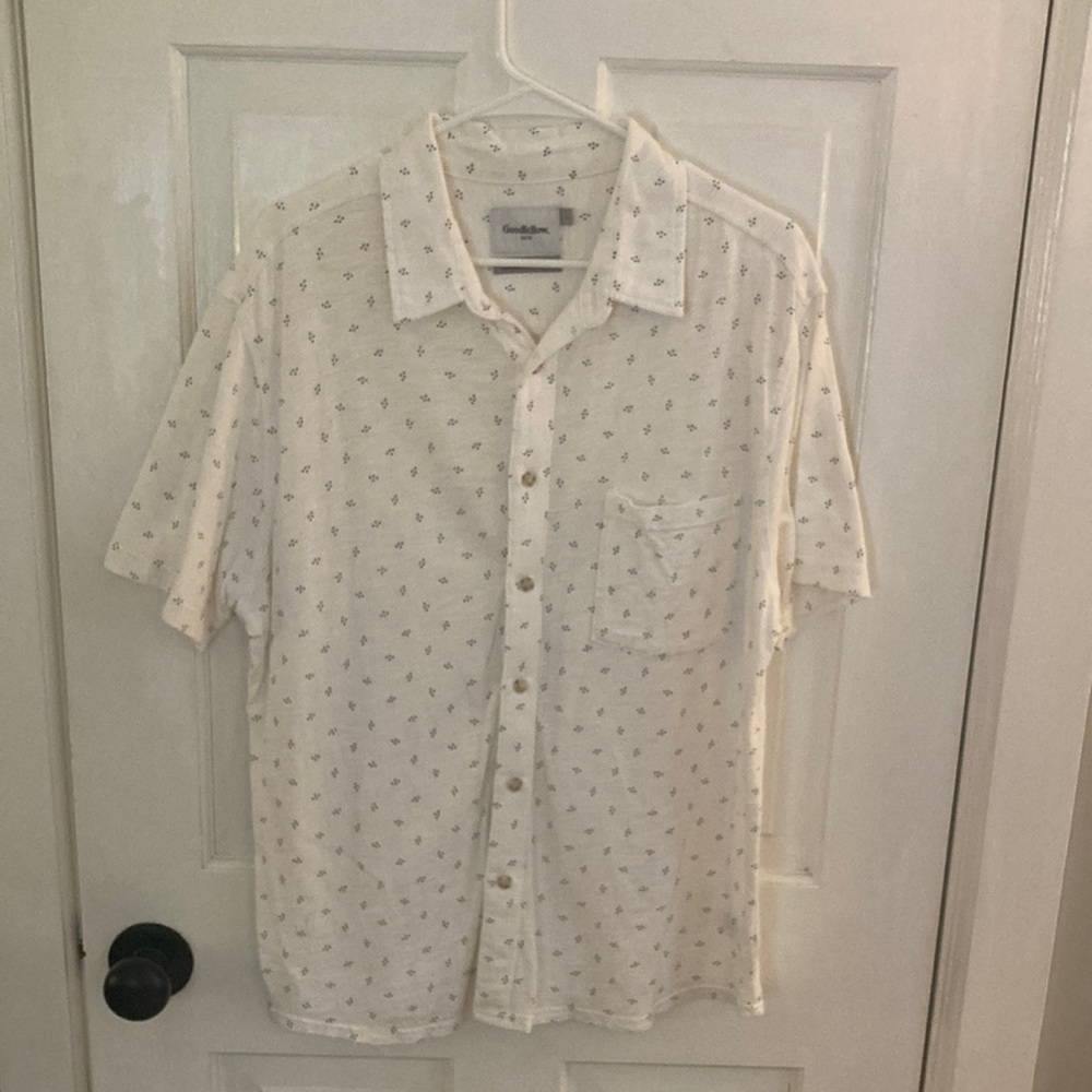 Goodfellow & Co button down t-shirt